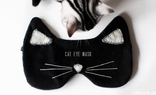diy-cat-eye-mask-for-a-comfortable-sleep-1-500x304